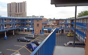 Empress Inn And Suites By The Falls